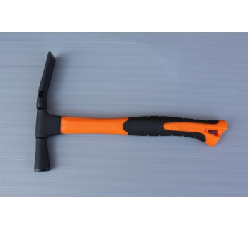 Mason's hammer with fiberglass handle